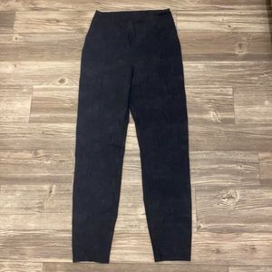 Lulu lemon women’s size 6 casual pants